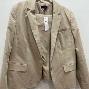 NWT Ann Taylor beige suit separates - size 18 pants and size 18 blazer. Unworn!